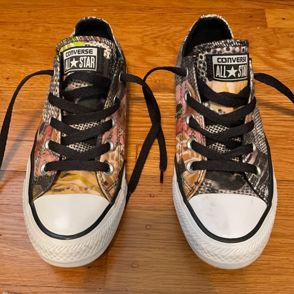 Women’s Converse- Limited Floral Comic Print - Picture 1 of 5